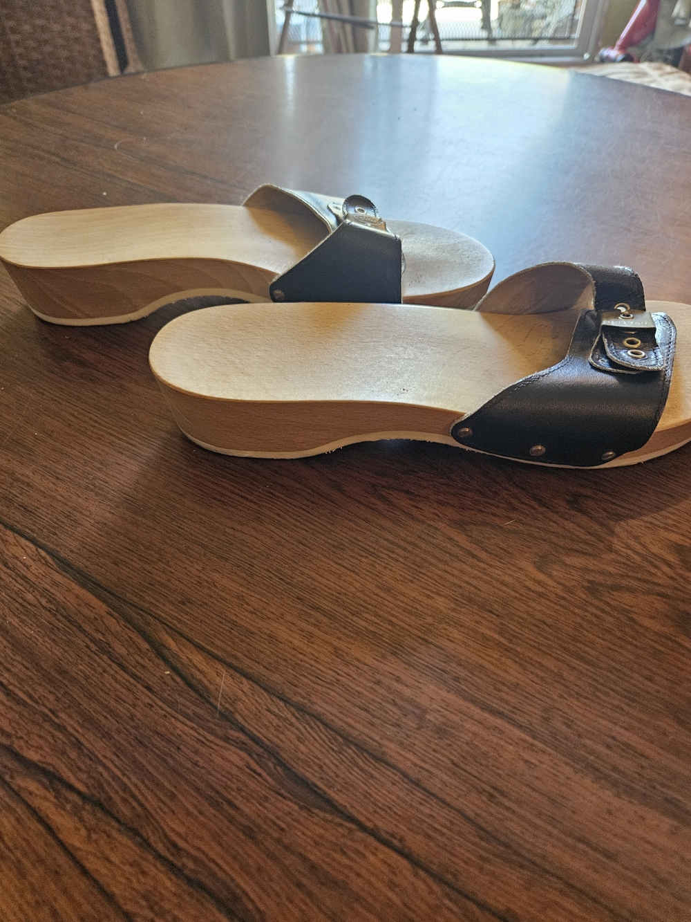 Dr. Scholl's Black Slide Sandals with Wood Footbed - Picture 4 of 4